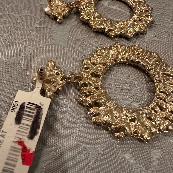 EYE CANDY gorgeous multicolor gemstone post earrings! - Picture 4 of 6